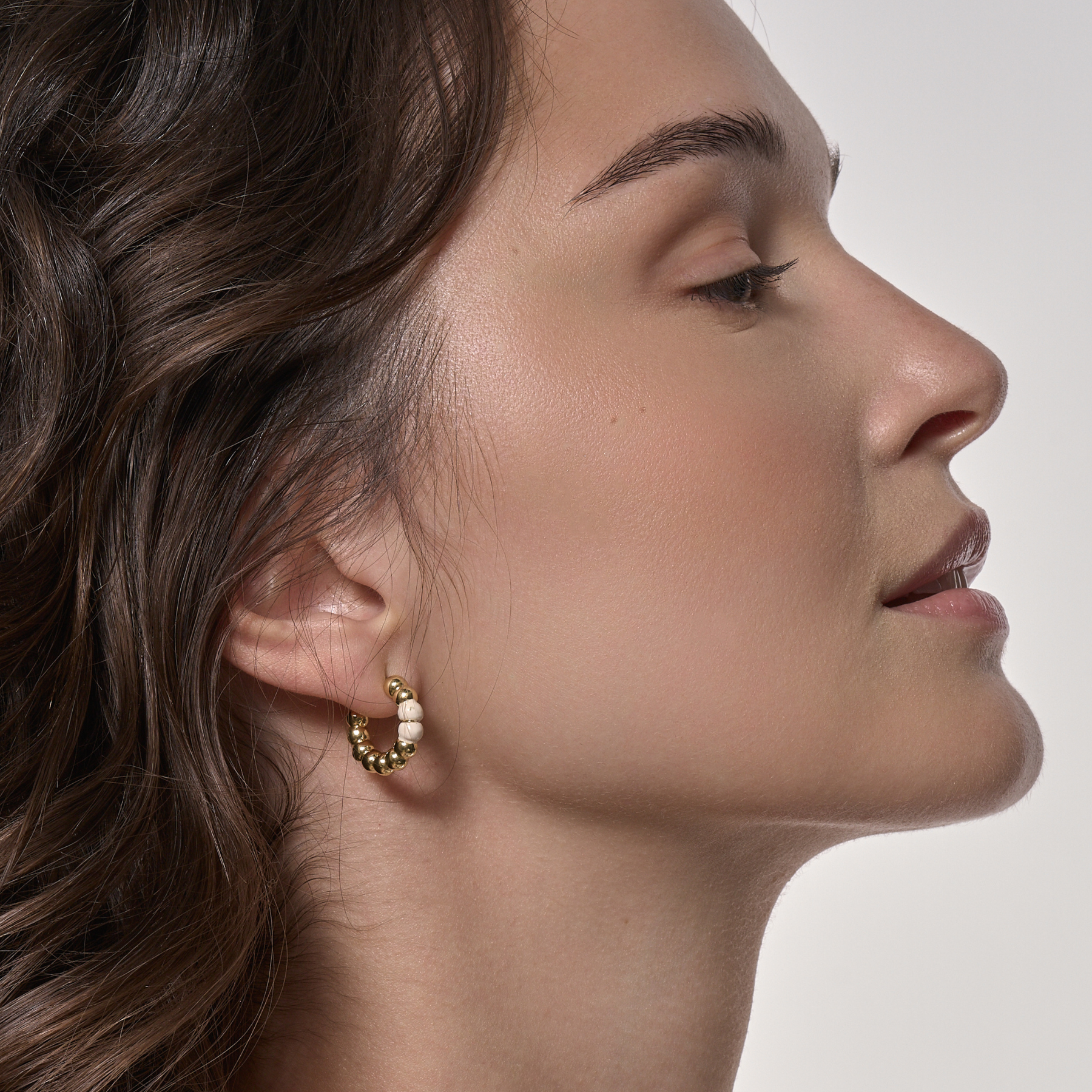 Mini Lumi Pearl Hoop Earrings - Sand White