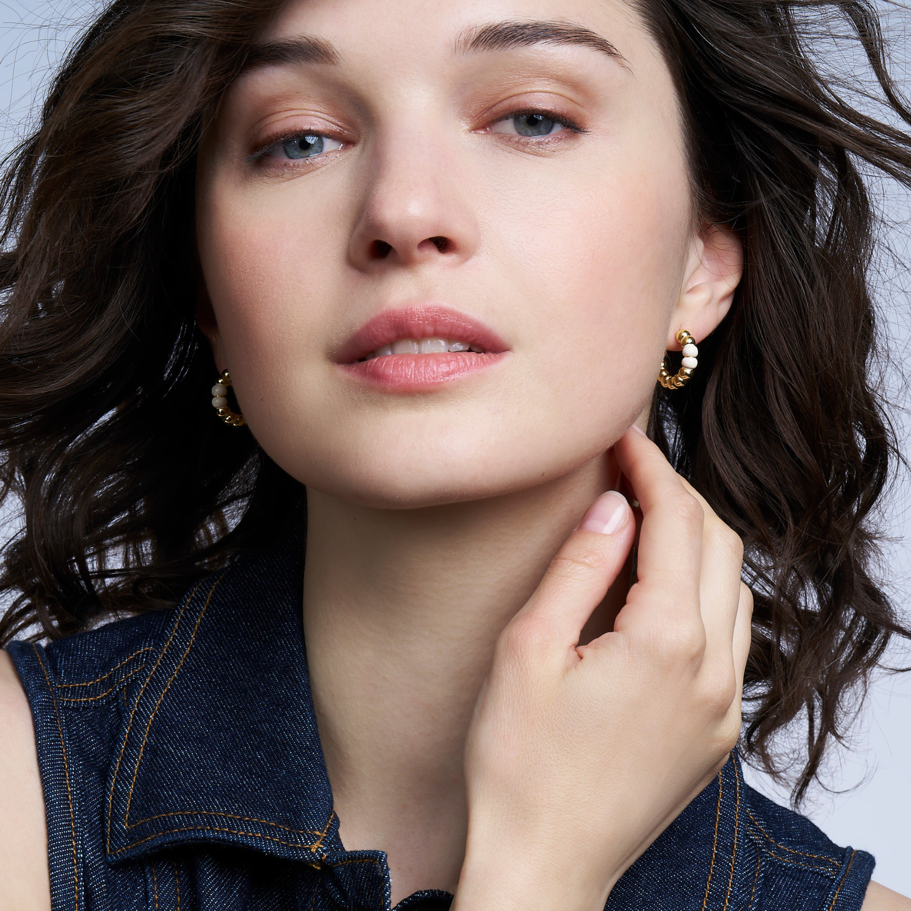 Mini Lumi Pearl Hoop Earrings - Sand White