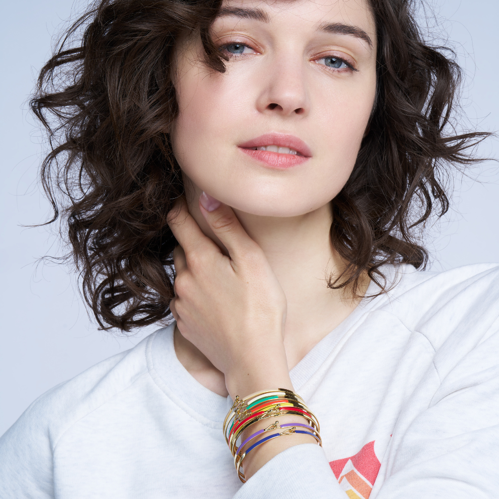 Bracelets et joncs : l’art d’accessoiriser avec élégance